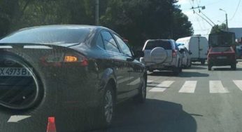 В облансому центрі у мікрорайоні Гречани через ДТП утворився затор