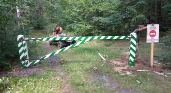 На Шепетівщині аби запобігти лісовим пожежам встановлюють шлагбауми на дорогах до лісу