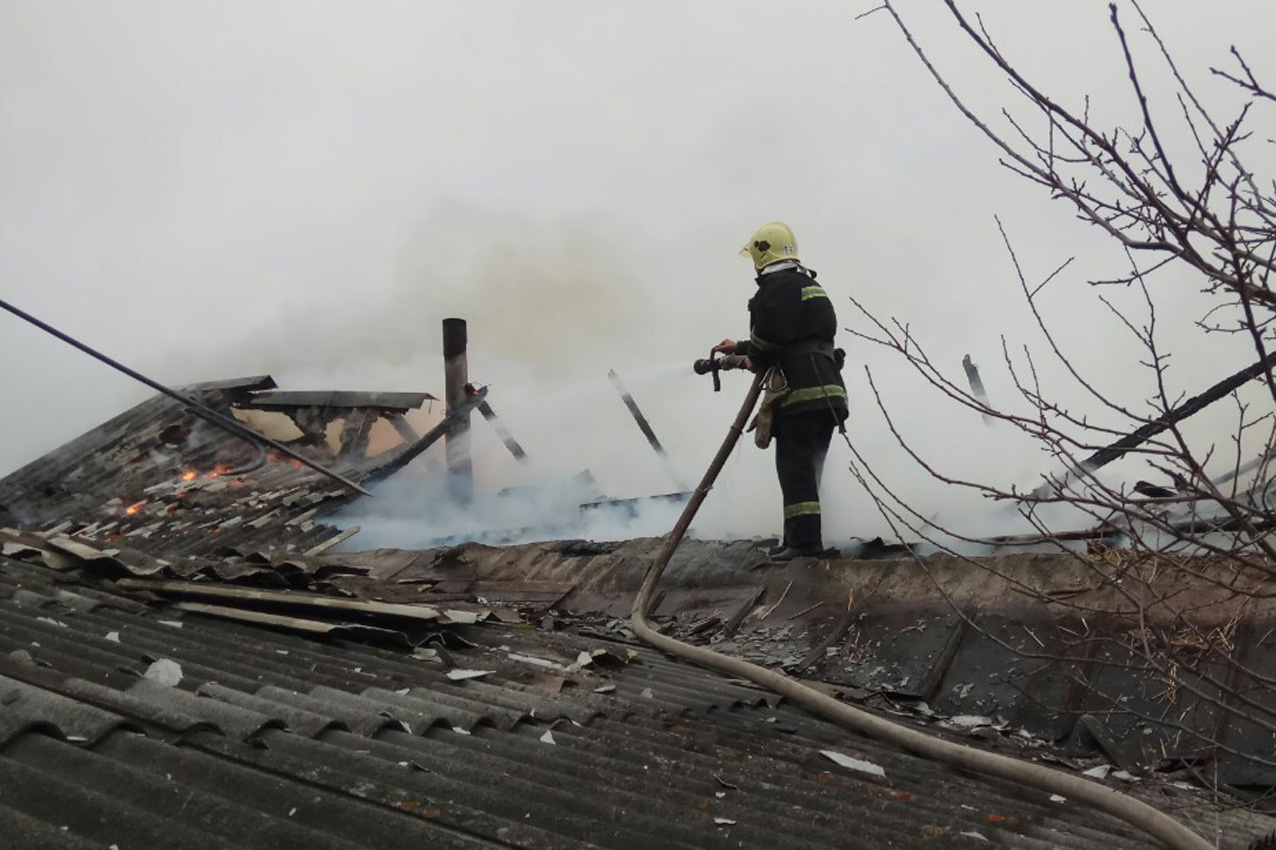 Ізяславський район: рятувальники ліквідували пожежу хліва
