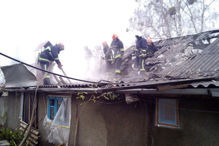м.Нетішин: вогнеборці ліквідували пожежу допоміжної споруди