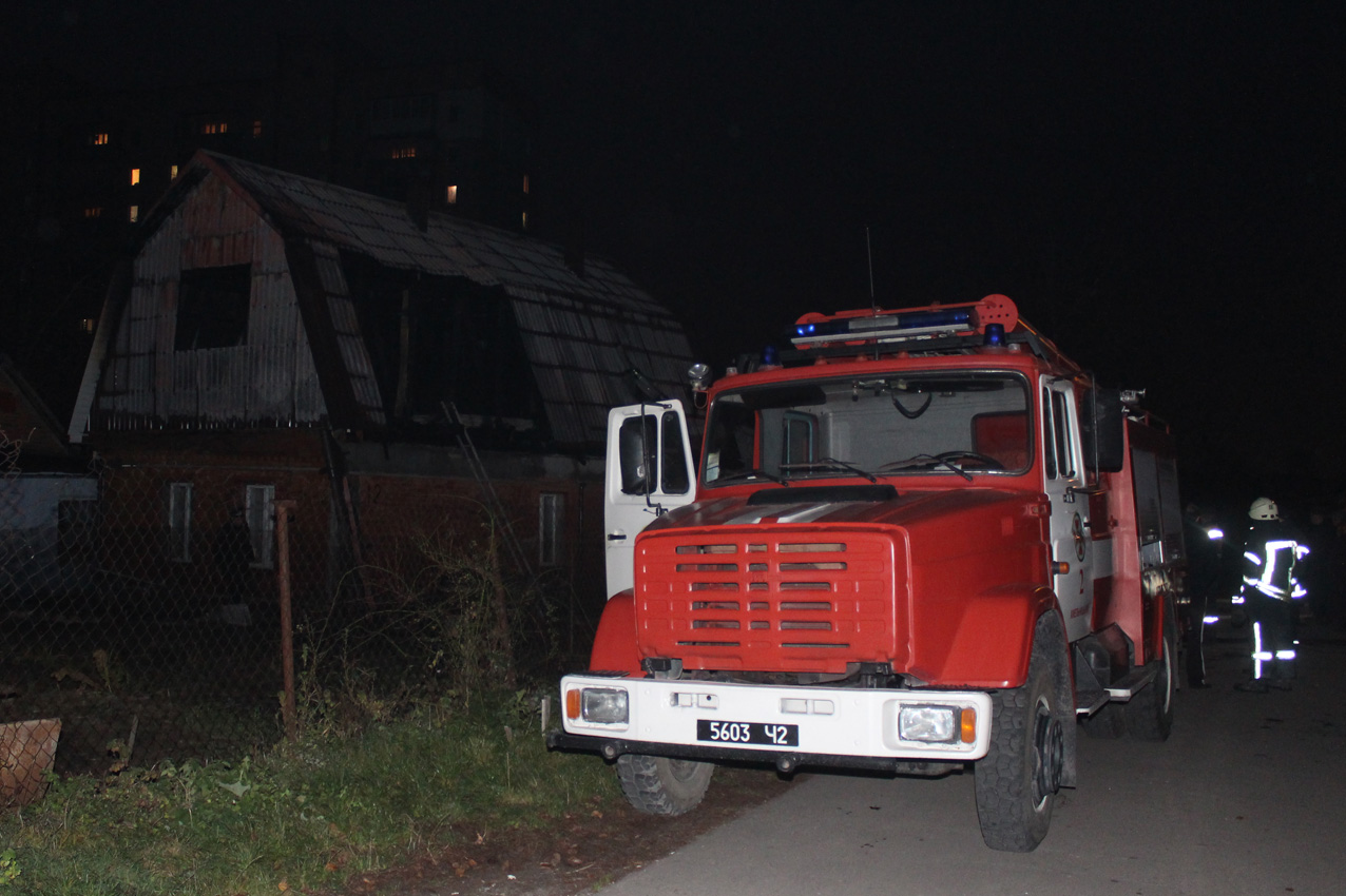 м.Хмельницький: бійці ДСНС ліквідували пожежу будинку
