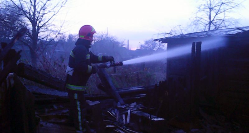 На Хмельниччині минулої доби вогнеборці тричі ліквідовували пожежі