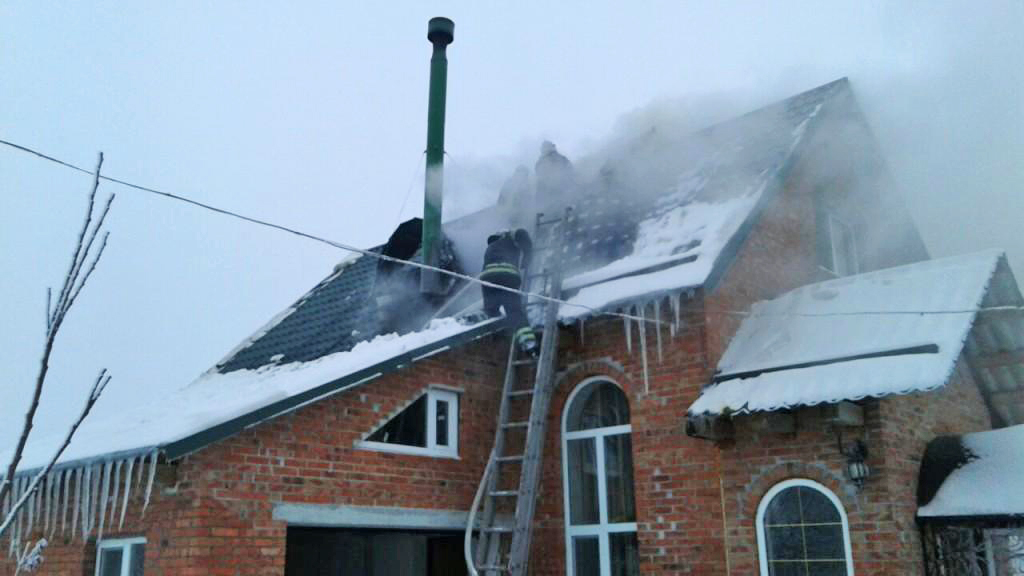 Вовковинці: вогнеборці врятували від знищення вогнем житловий будинок