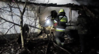 Село Карпилівка: вогнеборці виявили тіло загиблого чоловіка