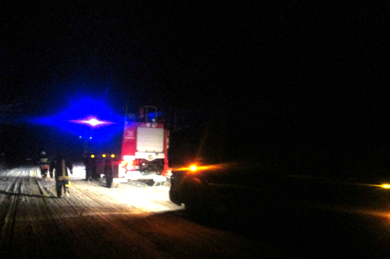 У Теофіпольському районі вантажівка застрягла у сніговому заметі