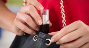У Шепетівці жінка з магазину винесла косметики майже на 2000 грн