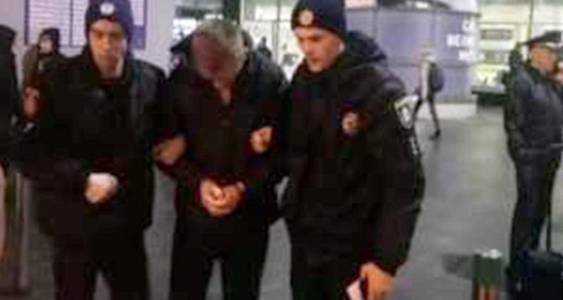 Працівники кримінальної поліції Хмельницького районного відділення поліції в міжнародному аеропорту «Бориспіль» затримали хмельничанина, який ще з 2015 року розшукувався правоохоронцями за збут психотропної речовини.