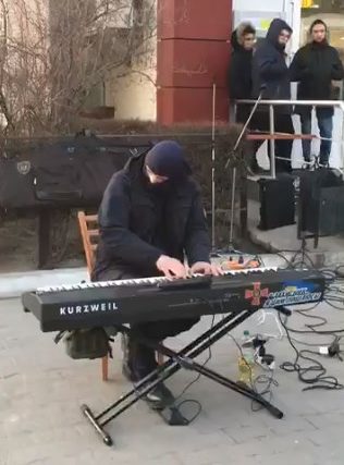 У Нетішині зіграв концерт піаніст Майдану
