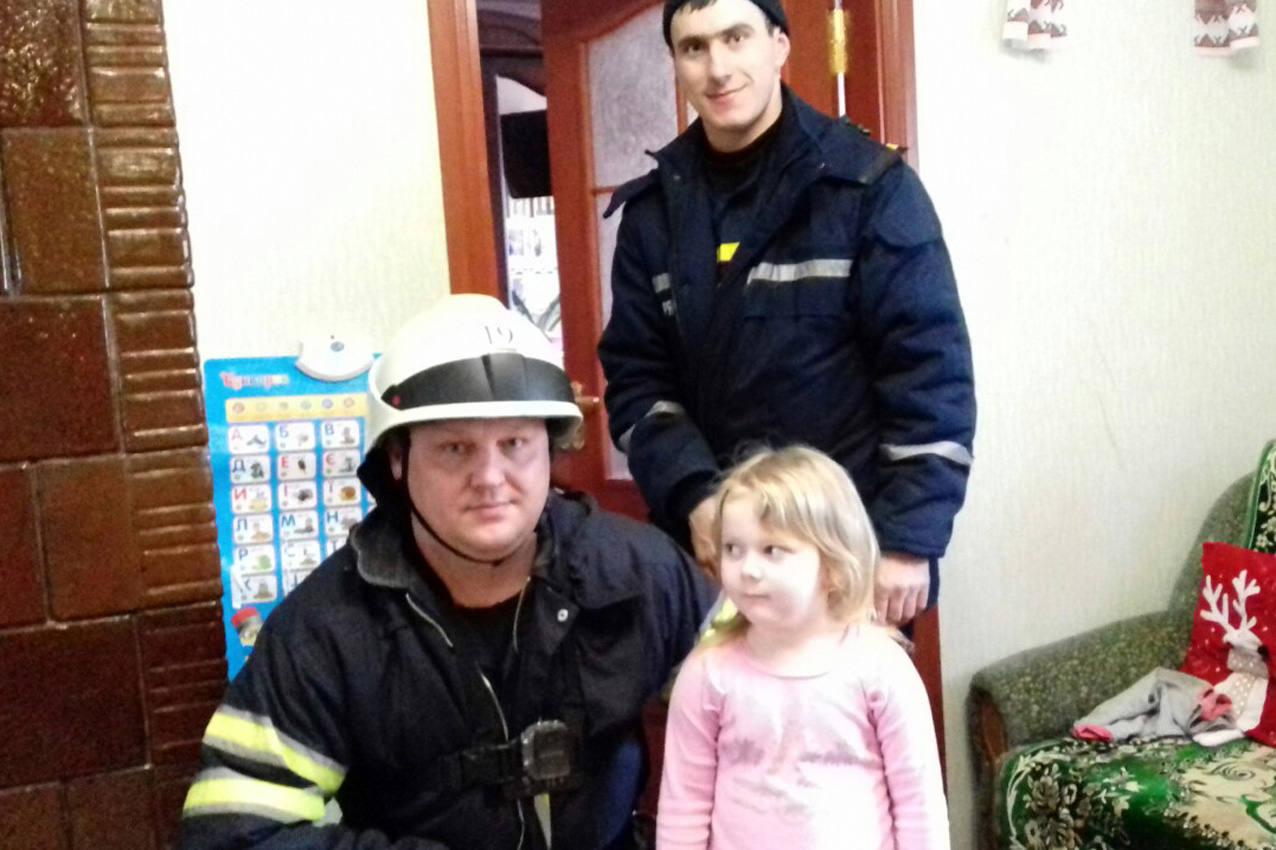 Рятувальники допомогли відчинити двері квартири, у якій знаходилась трирічна дитина