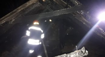 Старокостянтинівські рятувальники приборкали пожежу житлового будинку