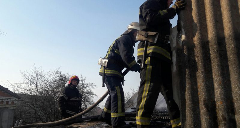 8 квітня о 17:14 до Служби порятунку надійшло повідомлення про пожежу господарчої будівлі у м. Шепетівка, а о 21:41 надійшло повідомлення про пожежу одного із житлових будинків у с. Онишківці.