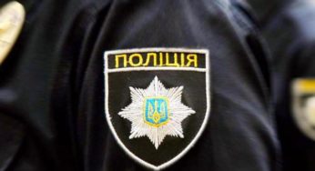 У Хмельницькому двоє патрульних затримали зловмисника, який намагався пограбувати одного із них
