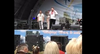 Чемерівцi: депутат-кандидат обіцяв відремонтувати дахи багатоповерхівок та пригощав кавою
