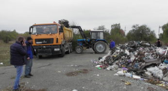 Львівське сміття серед ночі стає Хмельницьким