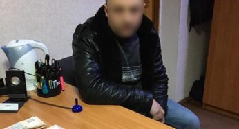 У Хмельницькому підозрюваному, який намагався підкупити слідчого, суд обрав запобіжний захід
