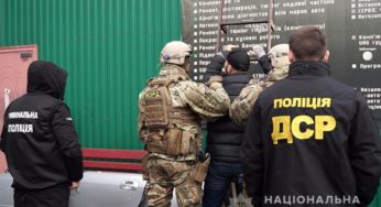 У Хмельницькому перед судом постане організована злочинна група, яка збирала «данину» з перевізників і займалась вимаганням грошових коштів у бізнесменів