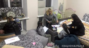 У Хмельницькому поліцейські врятували жінку з трьома дітьми від чоловіка-насильника