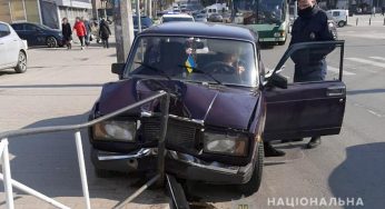 У Хмельницькому 22-річна жінка вчинила ДТП, перебуваючи за кермом у стані сп’яніння