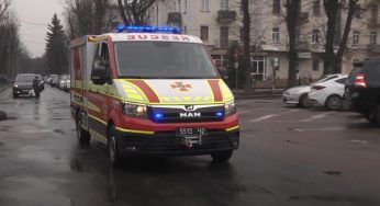 У Хмельницькому автомобілі ДСНС із гучномовцями інформують людей про необхідність дотримуватися умов карантину