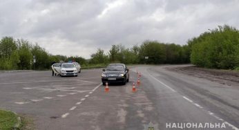 У Хмельницькому поліцейські розслідують обставини ДТП, внаслідок якої травмувалась неповнолітня дівчина