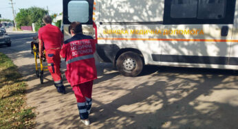 На Хмельниччині вода ледь не забрала життя двох людей