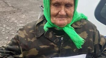 На Хмельниччині правоохоронці розшукали 83-річну пенсіонерку, яка пішла в ліс по гриби і заблукала