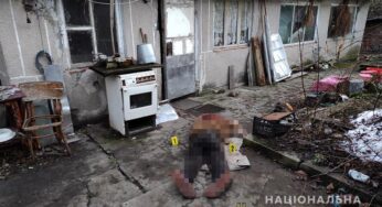 На Кам’янеччині затримали пенсіонера, який убив одного і важко поранив іншого сина