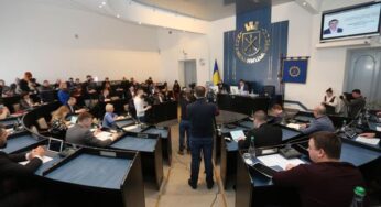 Хмельницькі депутати вимагають заборонити проросійські партії та розірвати дипломатичні відносини з Росією