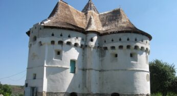 На Хмельниччині через діяльність священника руйнується унікальна церква, активісти б’ють на сполох