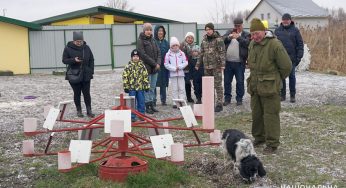 Діти та дорослі з Маріуполя відвідали кінологічний центр поліції Хмельницької області