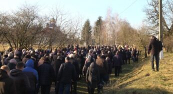 На Хмельниччині попрощалися із загиблою від ракетного обстрілу 22-річною Оксаною Музикою