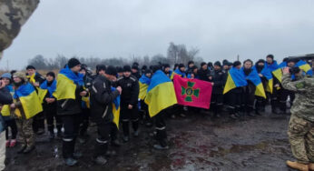 З російського полону повернулось шість воїнів з Хмельниччини