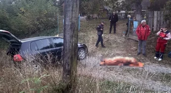 На Деражнянщині некерований автомобіль на смерть переїхав 61-річну жінку