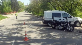 У Хмельницькому районі минулої доби сталися дві ДТП з постраждалими: поліцейські встановлюють обставини подій