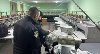 На Хмельниччині злочинці підробляли одяг відомих спортивних брендів