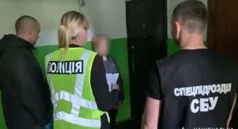 Вилучили майже на мільйон гривень: правоохоронці ліквідували міжрегіональний канал збуту наркотиків