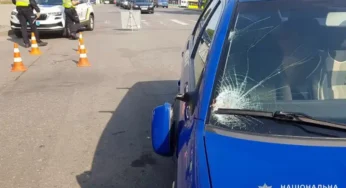 У Хмельницькому автівка збила пенсіонера, який перетинав дорогу по пішохідному переході