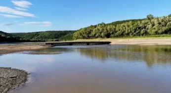Понад сорок років під водою: на Хмельниччині показався затоплений міст