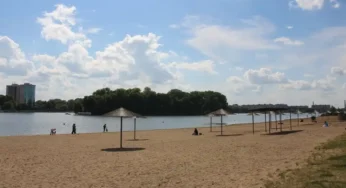 Міський пляж готовий для відпочиваючих: у Хмельницькому з 1 червня стартував пляжний сезон