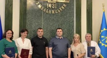 Вчителів Хмельницького нагородили Грамотами Верховної Ради України