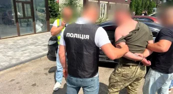 40 000 гривень за оновлення військово-облікових даних – на Хмельниччині затримали офіцера ТЦК