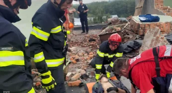 У Хмельницькому надзвичайники надали допомогу потерпілому, на якого впала стіна