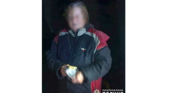 На Деражнянщині поліцейські серед ночі розшукали хмельничанку, яка пішла в ліс по гриби і заблукала