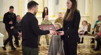 Президент вручив найвищу державну нагороду родині Героя України Максима Отінова з Хмельниччини