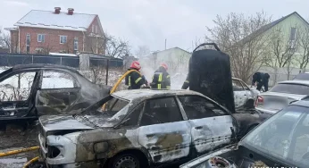 У Хмельницькому чоловік підпалив чотири автомобілі