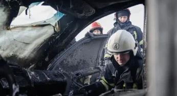 У Хмельницькому горів Lexus GS: причина пожежі встановлюється