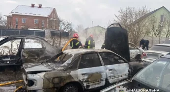 У Хмельницькому чоловік через конфлікт із власником автомайстерні підпалив чотири автомобілі